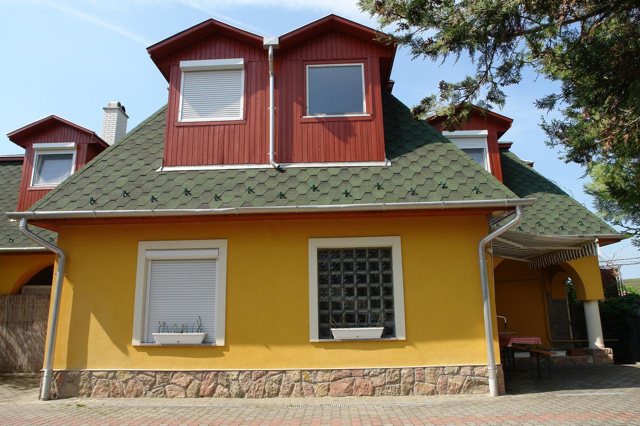 Valentína Apartmanház Apartamento Bogács Exterior foto
