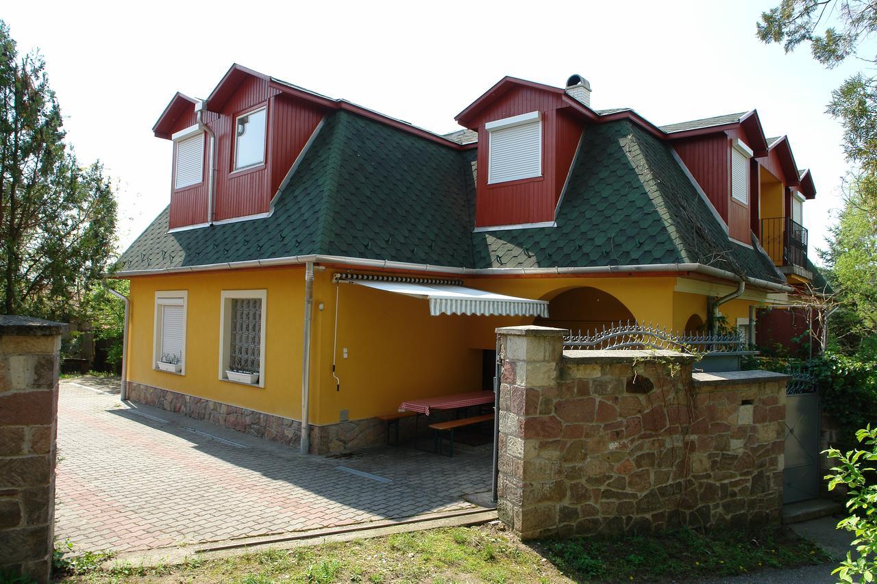 Valentína Apartmanház Apartamento Bogács Exterior foto