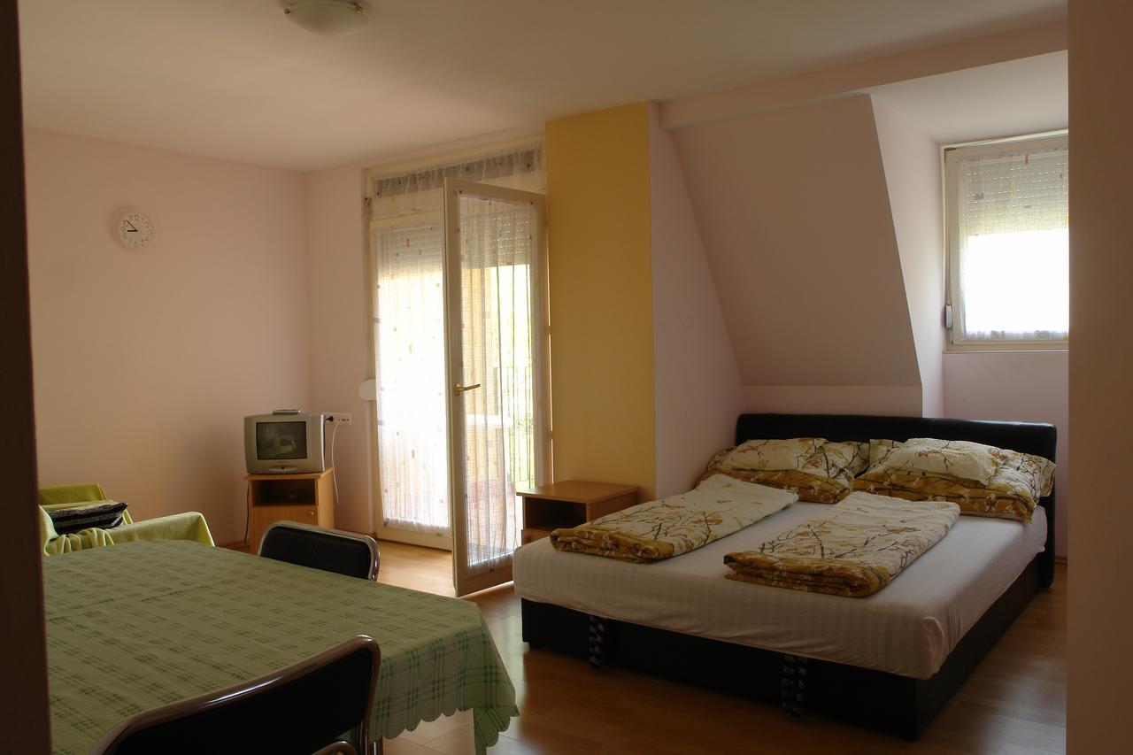 Valentína Apartmanház Apartamento Bogács Exterior foto